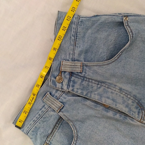 VINTAGE BHDC Button Fly High Waist Tapered Leg 'Mom' Jeans / Distressed Denim - Picture 5 of 15